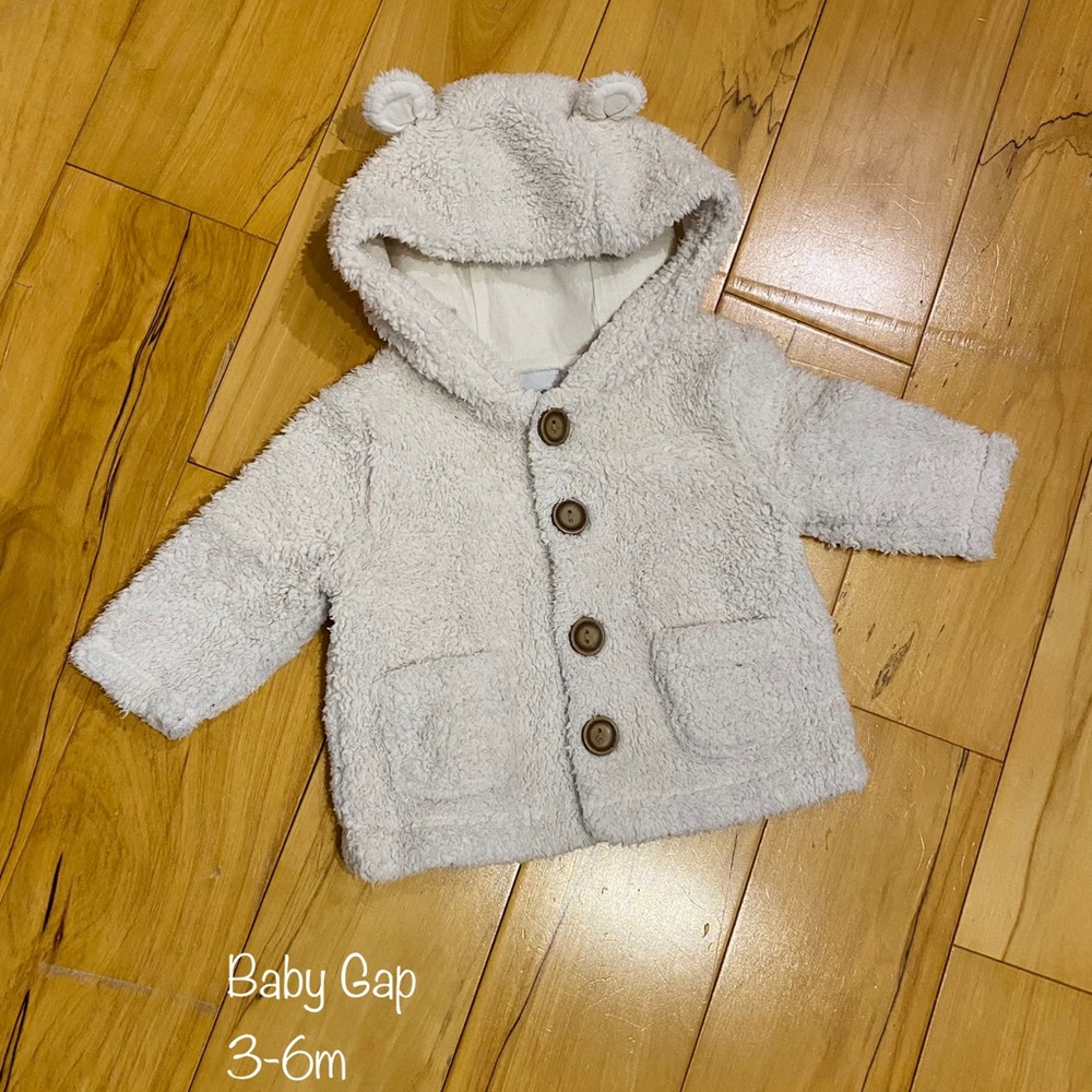 Baby Gap furry cream button-up hoodie with bear ears, sz 3-6m